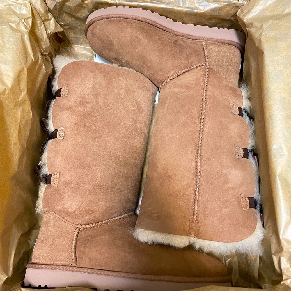 Ugg Bailey Bow Boot - BRAND NEW - Size 8
